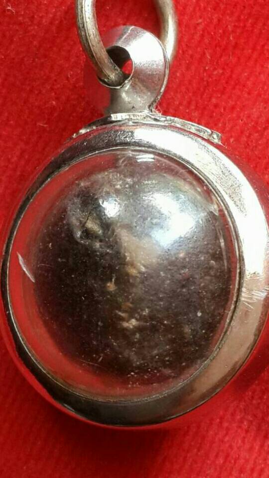 ลูกอมยุคต้น หลวงปู่หมุน ฐิตสีโล วัดบ้านจาน มีตะกรุดทองแดง 1 ดอก เกศา สุดยอดมวลสาร