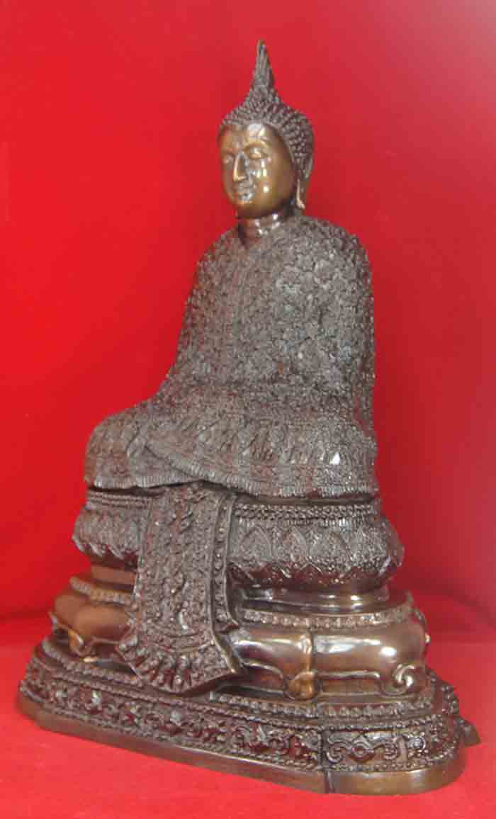 พระแก้วมรกต ทรงเครื่องฤดูหนาว เนื้อโลหะรมดำมันปู ขนาดตั้งบูชาองค์ใหญ่ หน้าตัก 7 นิ้ว นิ้ว ฐานกว้าง 1