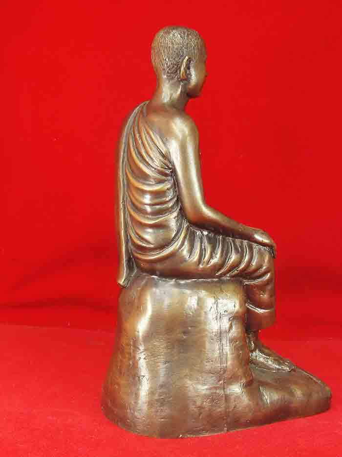 หลวงปู่เทพโลกอุดร เนื้อโลหะผสม ขนาด 5 นิ้วฐานกว้าง 3 x 6 นิ้ว สุง 8.5 นิ้ว ผิวหิ้งเดิม