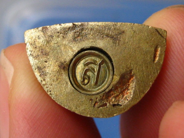 รูปหล่อ พระพุทธปฏิภาคมัธยมพุทธกาล วัดสิริจันทรนิมิตรวรวิหาร(เขาพระงาม) จ.ลพบุรี