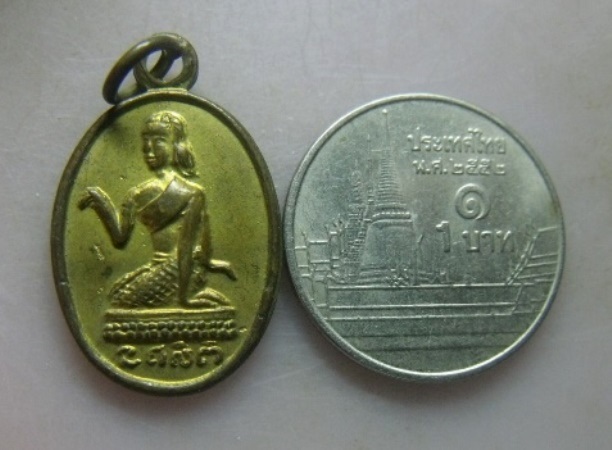 **วัดใจ**เหรียญนางกวักหลังพระพุทธ ลพ.จง หน้าต่างนอก รุ่นแจกแม่ค้า**เน้นด้านโชคลาภและค้าขาย 