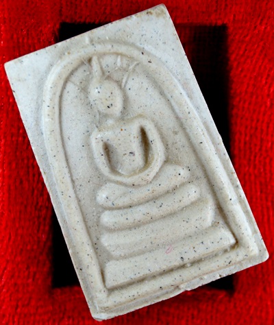 พระสมเด็จวัดระฆัง รุ่น ๒๑๔ ปีเกิด พิมพ์ใหญ่นิยม เกศทะลุซุ้ม สร้างปี พ.ศ. ๒๕๔๕ พร้อมกล่องเดิม