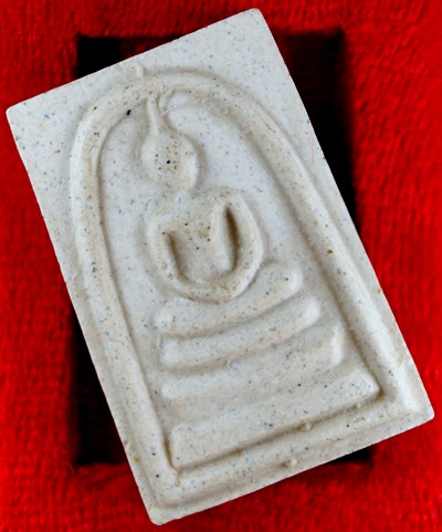 พระสมเด็จวัดระฆัง รุ่น ๒๑๔ ปีเกิด พิมพ์ใหญ่นิยม เกศทะลุซุ้ม สร้างปี พ.ศ. ๒๕๔๕ พร้อมกล่องเดิม