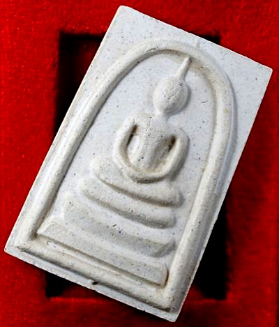 พระสมเด็จวัดระฆัง รุ่น ๒๑๔ ปีเกิด พิมพ์ใหญ่นิยม เกศทะลุซุ้ม สร้างปี พ.ศ. ๒๕๔๕ พร้อมกล่องเดิม