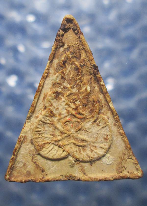 	พระผงหลังใบโพธิ์ หลวงพ่อเขียน วัดสำนักขุนเณร จ.พิจิตร ปี 16มีคราบกรุหรือครับปลวกเดิมๆครับ