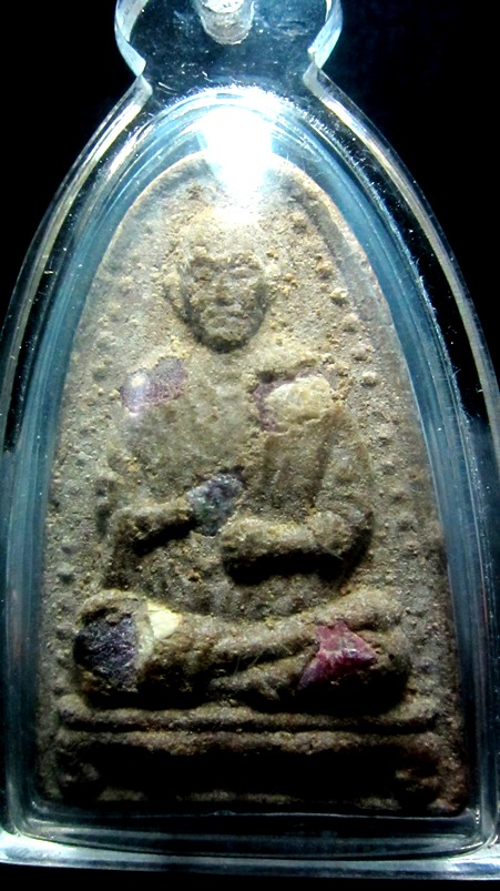 พระผงพิมพ์สมเด็จพุฒาจารย์โต(ฝังพลอย)หลวงปู่หมุน ออกวัดป่าช่องกุ่ม 