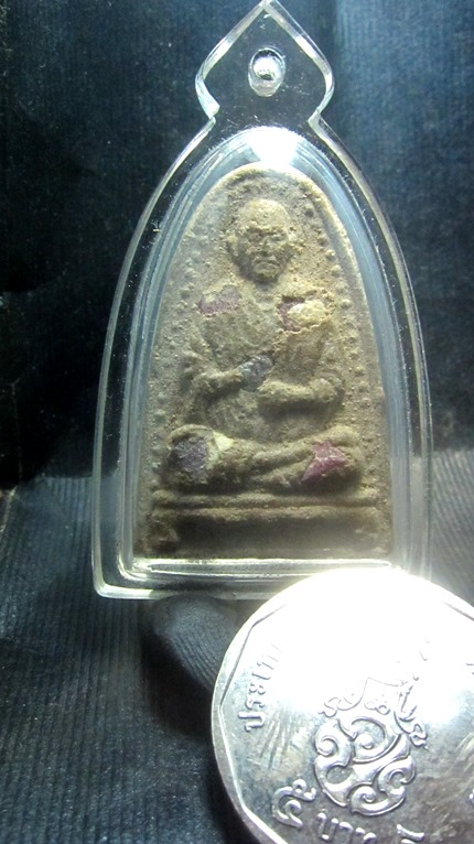 พระผงพิมพ์สมเด็จพุฒาจารย์โต(ฝังพลอย)หลวงปู่หมุน ออกวัดป่าช่องกุ่ม 