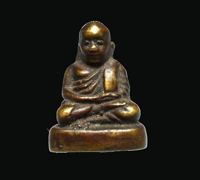 รูปหล่อหลวงพ่อเงิน บางคลาน พิจิตร รุ่นช้างคู่ วัดท้ายน้ำ ปี 2526 พิมพ์เล็ก สภาพสวย