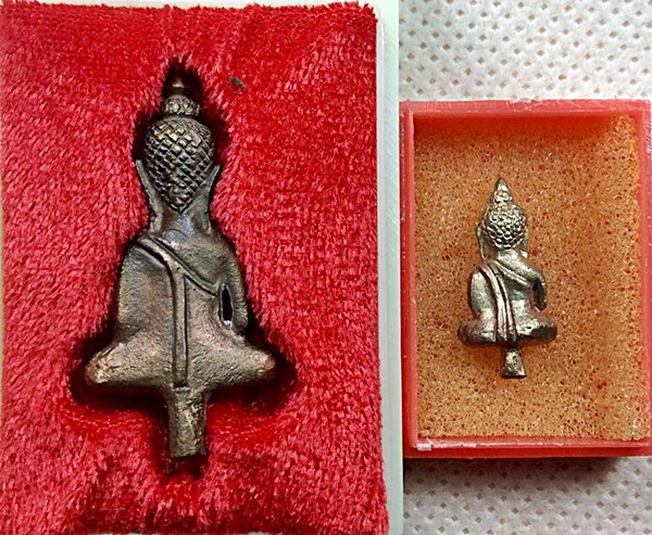 หลวงพ่อเกษม เขมโก พระยอดธงพิมพ์ใหญ่,พิมพ์เล็กเนื้อนวะสวยเดิมพร้อมกล่องเคาะเดียวครับ