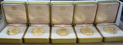 เหรียญพระพุทธปัญจภาคี เนื้อทองคำ หนัก 1 บาท ชุด 5 เหรียญกล่องเดิม