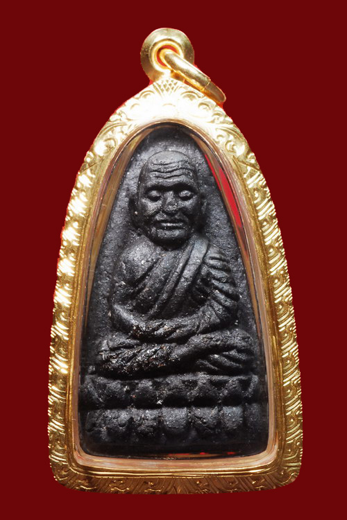 หลวงพ่อทวด วัดช้างให้ ปี ๒๕๒๔ เนื้อว่าน  พิมพ์ใหญ่ เลี่ยมทองพร้อมใช้