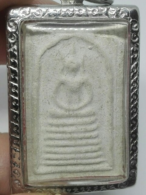 พระสมเด็จเกศไชโย รุ่นประวัติศาสตร์ ปี 2531 ฐาน 7 ชั้นนิยม