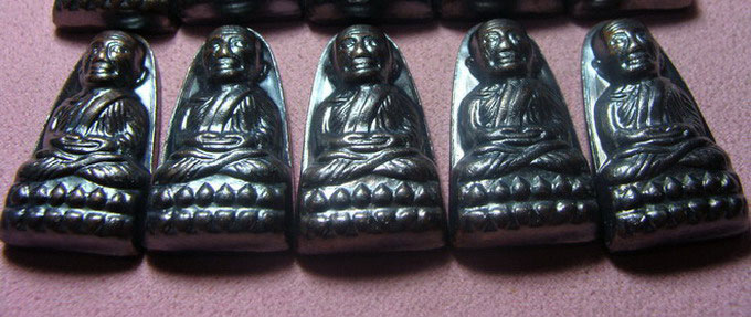 หลวงปู่ทวด หลังตัวหนังสือ ปี2555 วัดช้างให้ 5องค์