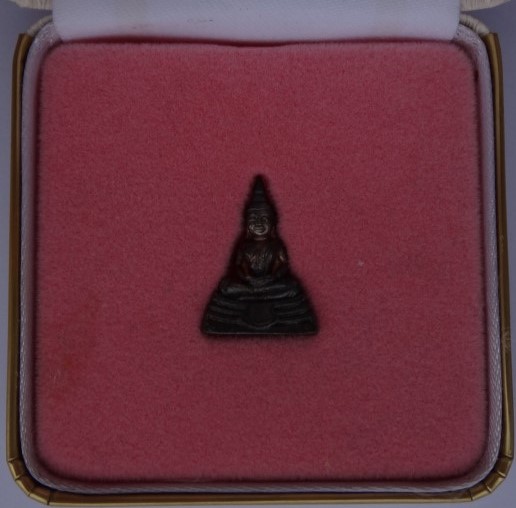 รูปหล่อ หลวงพ่อโสธร ปี47 เนื้อเงิน เคาะเดียว