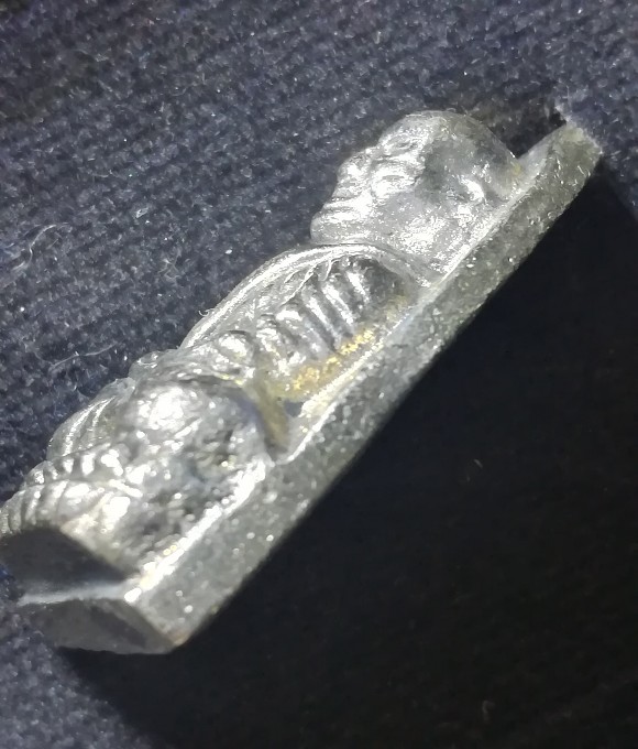 เหรียญหล่อเนื้ออัลปาก้าหลวงพ่อทวด พิมพ์เตารีด รุ่น100 ปี อาจารย์ทิม วัดช้างให้ พ.ศ.2555 