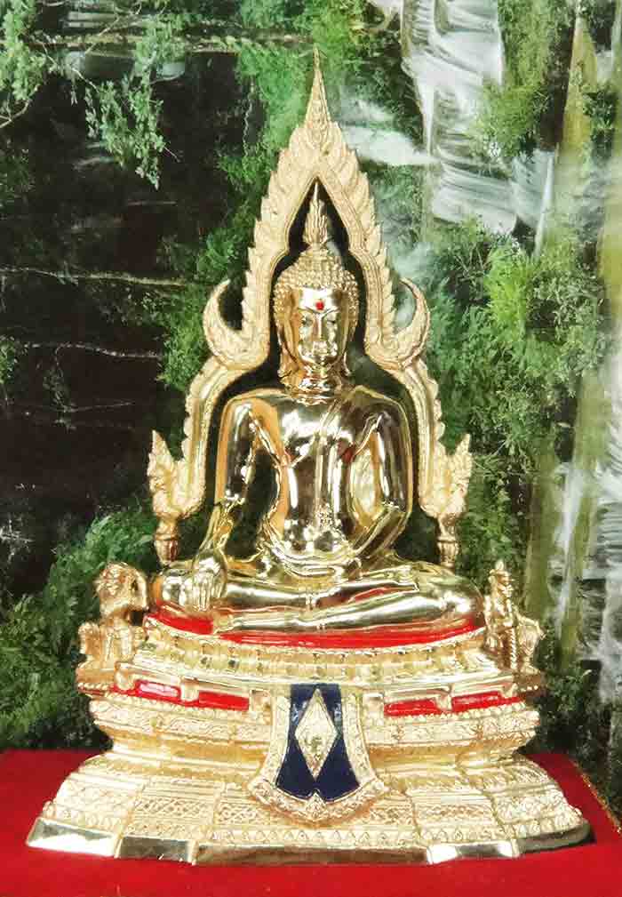 พระพุทธชินราช จ. พิษณุโลก ซุ้มถอดได้ ฐานหน้าอกเลาเนื้อทองเหลืองขัดมัน ( หน้าตัก 5 นิ้ว ) ขนาดความสูง