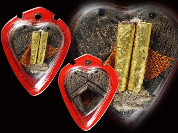 นกสาลิกาตะกรุดทองคำหลวงปู่ทิม วัดละหารไร่ ตัวนี้ครบสูตรครับมีครบ ตะกรุดทองคำ จีวร 