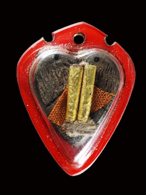 นกสาลิกาตะกรุดทองคำหลวงปู่ทิม วัดละหารไร่ ตัวนี้ครบสูตรครับมีครบ ตะกรุดทองคำ จีวร 