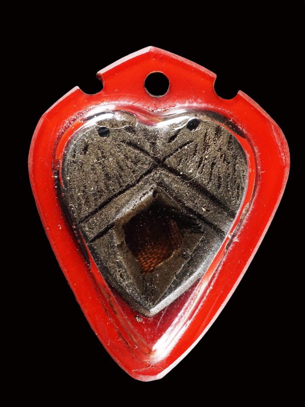 นกสาลิกาตะกรุดทองคำหลวงปู่ทิม วัดละหารไร่ ตัวนี้ครบสูตรครับมีครบ ตะกรุดทองคำ จีวร 