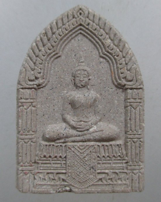 ๒๐ พระเนื้อผงวัดตุ๊กตา จ นครปฐม