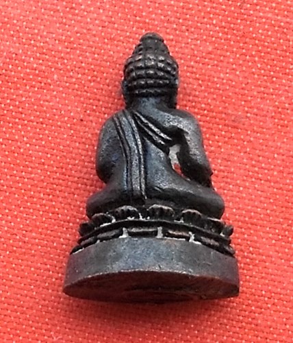 เริ่ม 10 บาท กับ รูปหล่อพระเทพมงคล  …EZ484