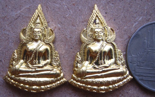 2เหรียญ พระพุทธชินราชตัดชิด วัดสุทัศน์ฯ หลวงปู่ฮก ปลุกเสก2วาระ เนื้อทองฝาบาตร มีโค้ดและหมายเลข+กล่อง