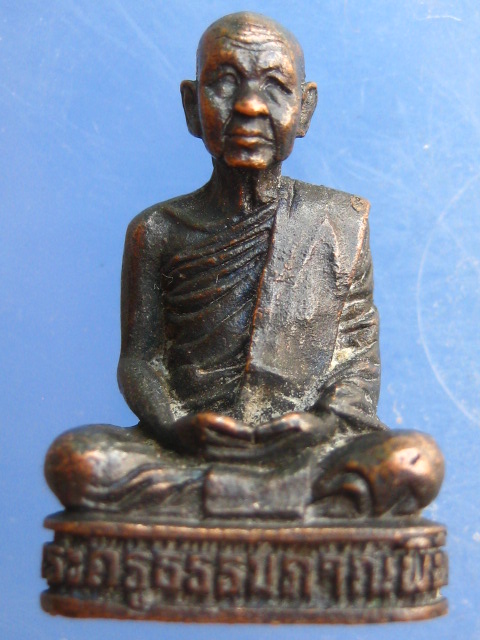 รูปหล่อพระครูธรรมภาณพินิต(หลวงพ่อม่อม) วัดกระแจะ ปราจีนบุรี