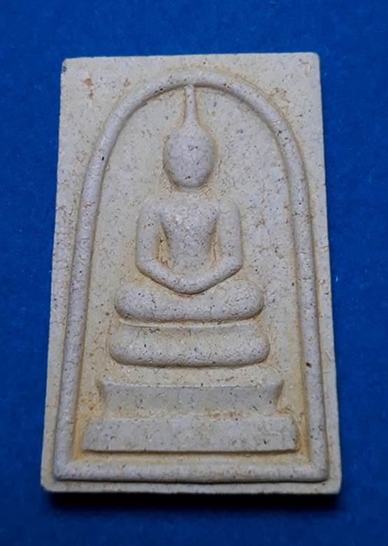 พิมพ์พระประธาน แตกลายงา คัดเฉพาะสวยๆ พิเศษปั๊ม2ตรายางหายากครับ องค์สุดท้ายครับ