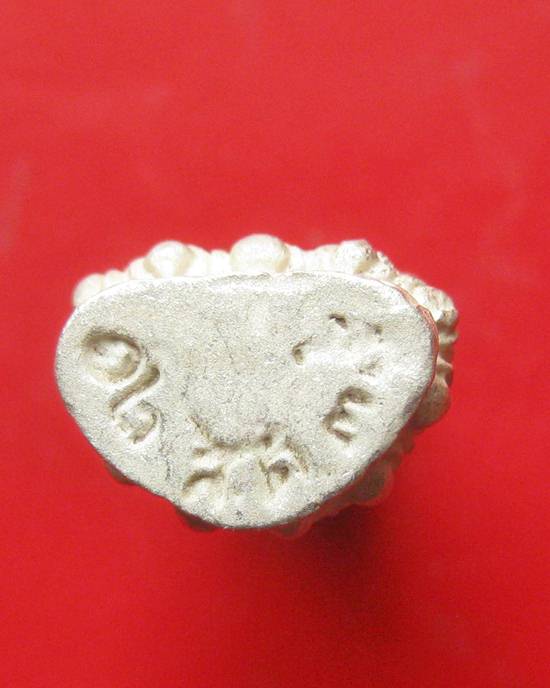 พระปิดตาสารพัดดี แช่น้ำมนต์ หลวงพ่อเกษม เขมโก เนื้อเงิน รุ่นพุทธคุณ ปี 38 พร้อมกล่องเดิม