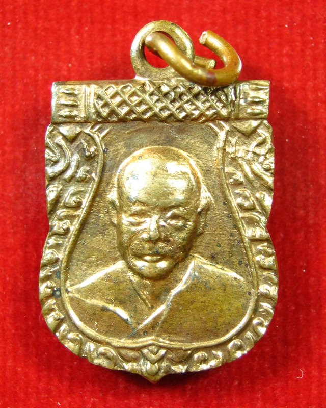 หลวงพ่อเงิน วัดดอนยายหอม