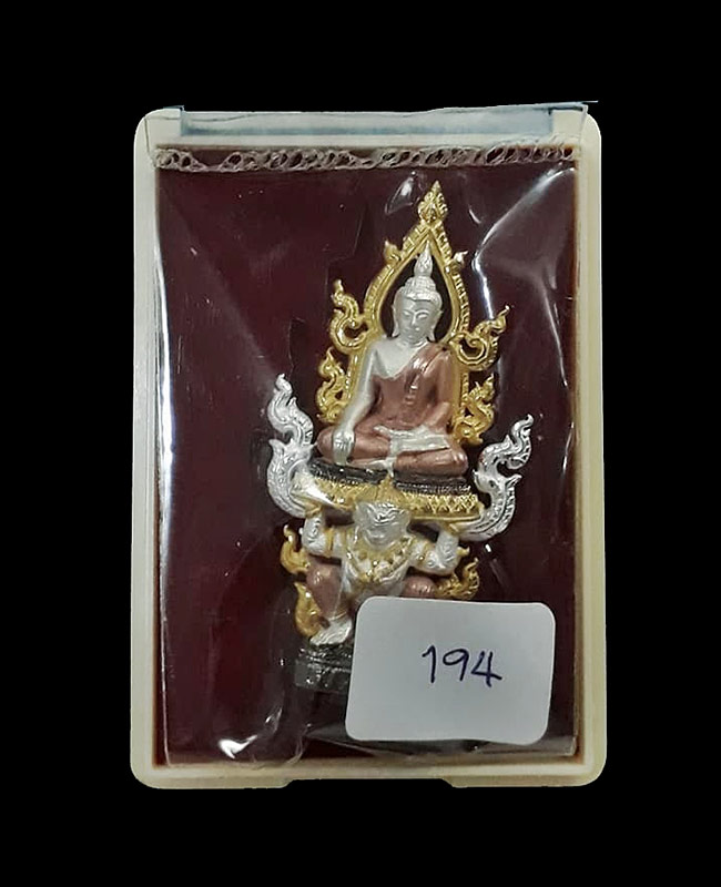 พระพุทธนิมิตรพิชิตมาร รุ่นพิชิตมาร พระอธิการใจ วัดพระยาญาติ จ.สมุทรสงคราม ปี2559 เนื้อ 4K ซุ้มสีทอง 