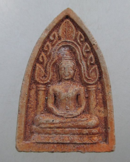 ๒๐ พระพุทธเนื้อดิน