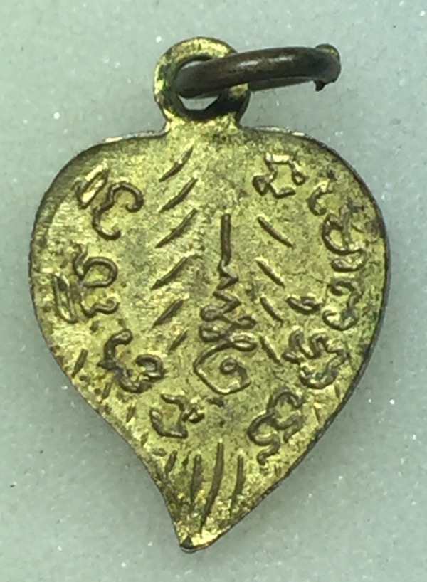 หลวงพ่อโสธร กะไหล่ทองสวยครับ หลวงพ่อดิ่งบางวัวปลุกเสก 