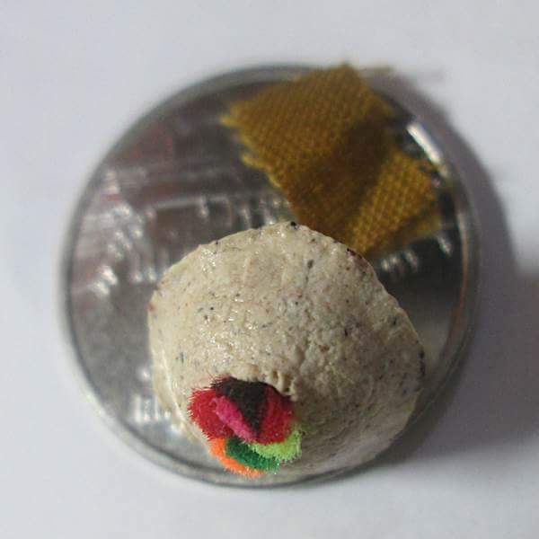 เม็ดประคำปราบหงสา ผงพุทธคุณ 108 หลวงปู่หมุน รุ่นเสาร์ห้าบูชาครู ปี 2543+จีวรหลวงปู่แท้ทันสภาพสวย