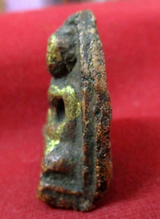 หลวงพ่อโตบางกระทิง ปางมารวิชัย ลงรักปิดทอง จ.พระนครศรีอยุธยา