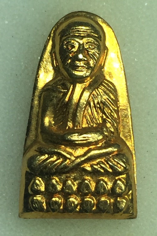 พระหลวงปู่ทวดพิมพ์ซุ้มกอเล็กสวยแท้ไม่แพงครับ