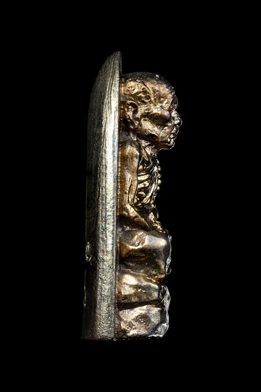 รูปหล่อเตารีดเจริญลาภ เนื้อนวะแก่ทอง หลวงปู่หมุน "ฐิตสิโล" ปี 2542