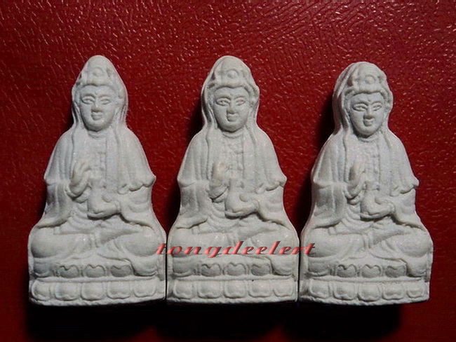 เจ้าแม่กวนอิม ญสส. สมเด็จพระญาณสังวรฯ วัดบวรนิเวศวิหาร รุ่นแรก สวยมากค่ะ