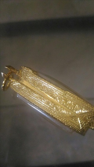 ตลับเงิน ชุบทองแท้ ใส่พระนางพญาเนื้อดิน  เคาะเดียว