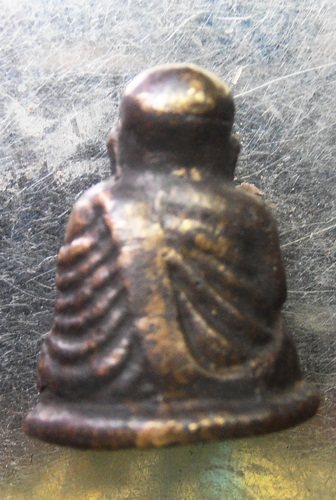 รูปหล่อหลวงพ่อเงิน รุ่นปืนแตก สวยๆครับ