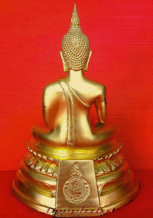 พระบูชาหลวงพ่อโต วัดบางพลีใหญ่ใน จ.สมุทรปราการ ปิดทองทั้งองค์ สวยมากค่ะ