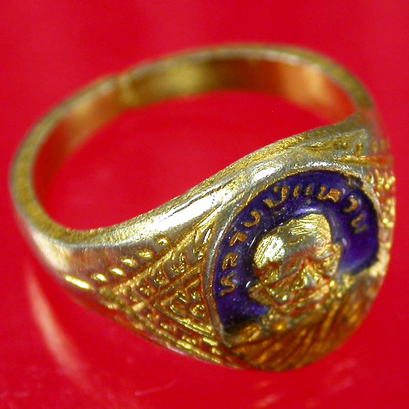 แหวนพระหลวงปู่แหวน วัดดอยแม่ปั๋ง เชียงใหม่ กะไหล่ทองลงยา สวยมาก เคาะเดียวครับ