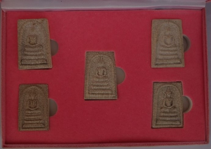  สมเด็จวัดระฆังย้อนยุค แตกลายงา 5องค์เคาะเดียว