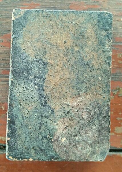 พระเนื้อดินชุ้มระฆังหลวงปู่นาคสวยๆเก่าๆครับ