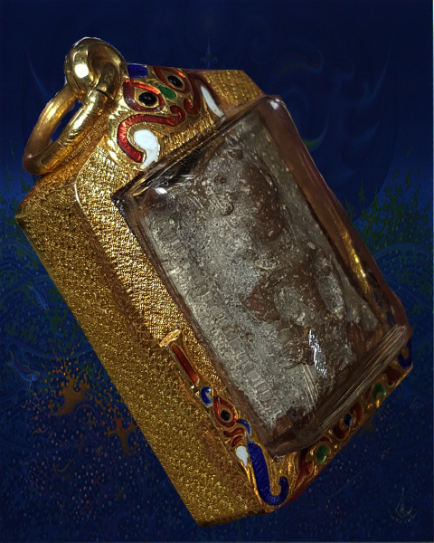 พระแผงนาดูลแผง32อรหันต์ตัดเดี่ยวพิมพ์นาคปรกใหญ่  เนื้อมะขามเปียกนิยม  เลี่ยมทองพร้อมใช้