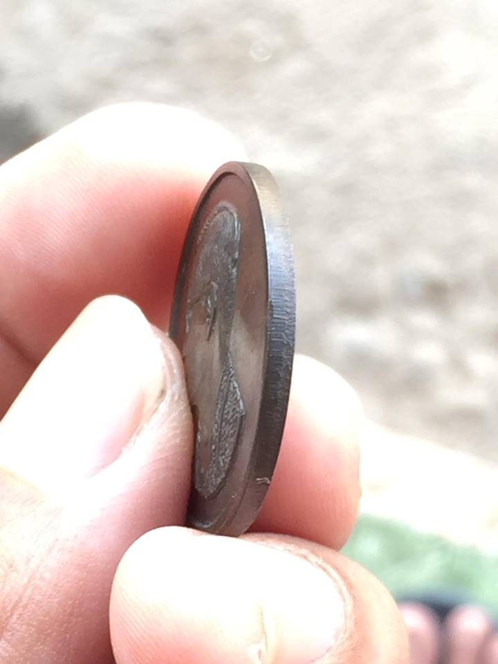 เหรียญคุ้มเกล้าในหลวง เนื้อนวะ ปี 2522 หลวงปู่โต๊ะ วัดประดู่ฉิมพลี ปลุกเสก สภาพสวย (เคาะเดียวแดง)