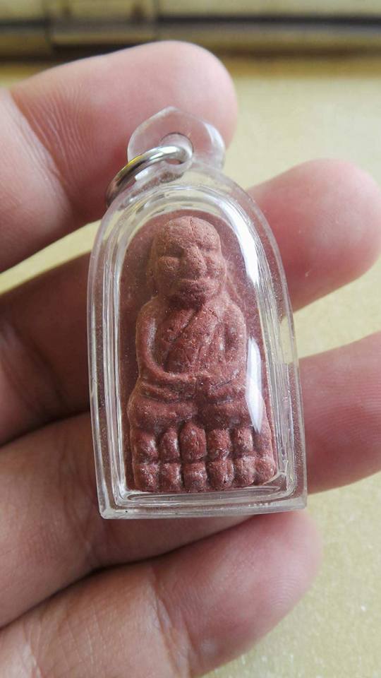 หลวงปู่ทวดพระเจ้า5พระองค์เนื้อแดงผงชมพูนุชพิมพ์แข้งขีดนิยมหลวงปู่หมุน ปลุกเสกสภาพสวยเดิม