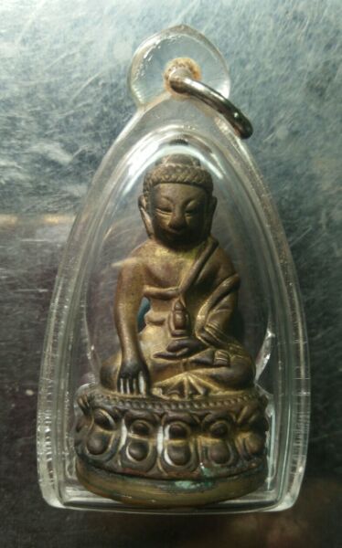 พระกริ่งแม่ใหญ่ ก้นตอกหมายเลข หลวงพ่อสาคร หลวงพ่อสิน ปลุกเสกสวยๆเลี่ยมใว้แล้วครับ