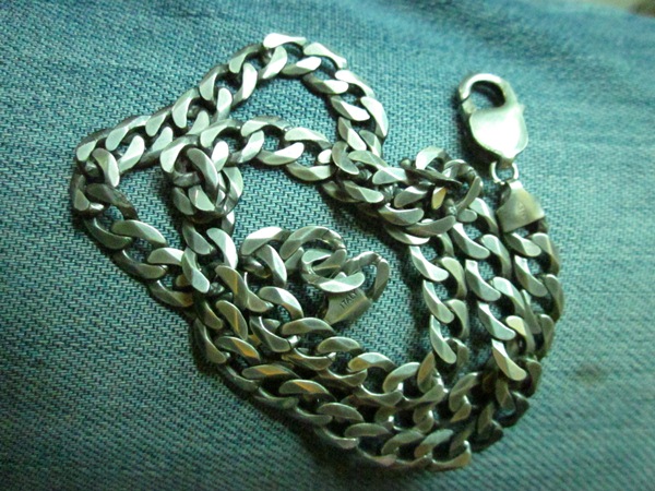 สร้อยคอเงิน ITALY น้ำหนัก 30 กรัม  ราคา 1,050 บาทครับ 