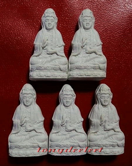 เจ้าแม่กวนอิม ญสส. สมเด็จพระญาณสังวรฯ วัดบวรนิเวศวิหาร รุ่นแรก สวยมากค่ะ